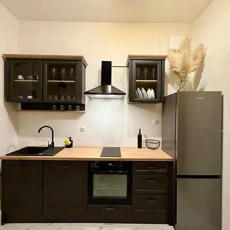 Modern Brand-new 马卡尔斯卡