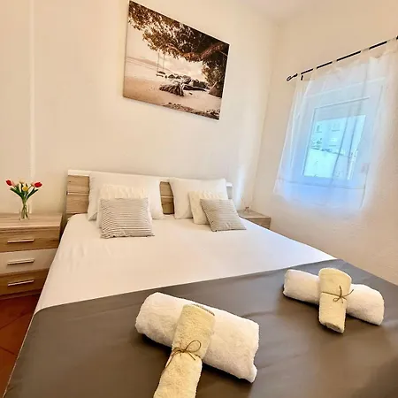 Modern Brand-new * 马卡尔斯卡