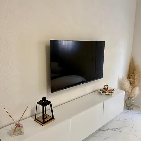 Modern Brand-new מאקרסקה